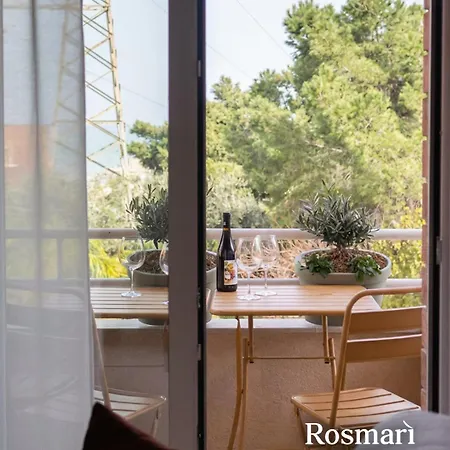 Rosmari, Designer With Free Parking *